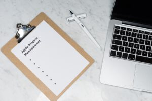 Agile vs Waterfall: metodologías clave en la gestión de proyectos Agile vs Waterfall: metodologías clave en la gestión de proyectos